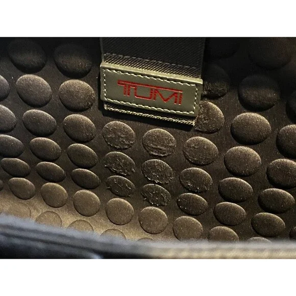Vintage Tumi Leather Briefcase 96130D4 Messenger Bag 90s Executive Career Wear - Picture 7 of 16